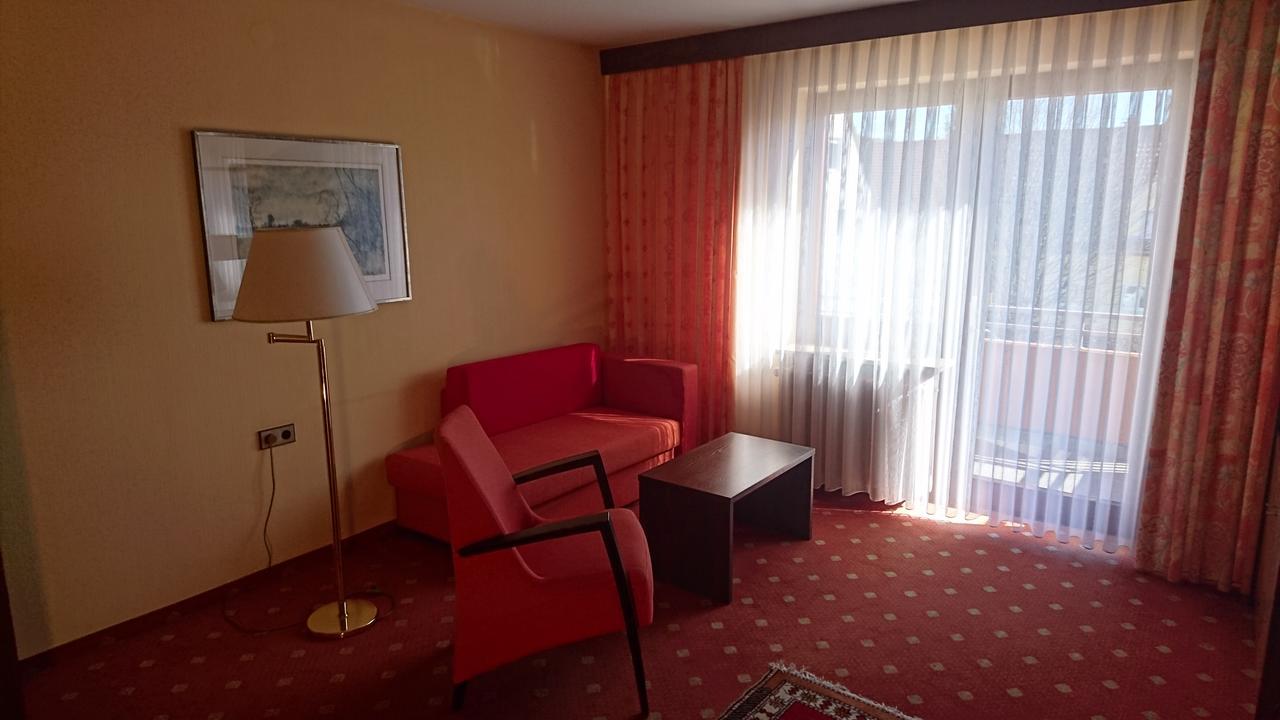 Hotel Am Schoenbuchrand Тюбінген Екстер'єр фото
